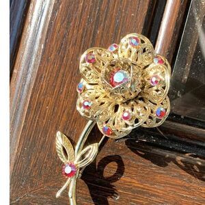 Gorgeous Sara Coventry Vintage Flower Brooch
